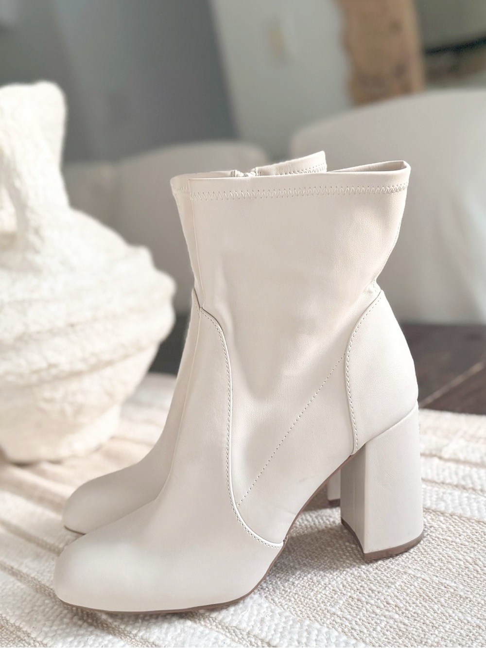 STUNNING CREAM WOMEN’S HIGH HEELED ANKLE BOOTS 🩷